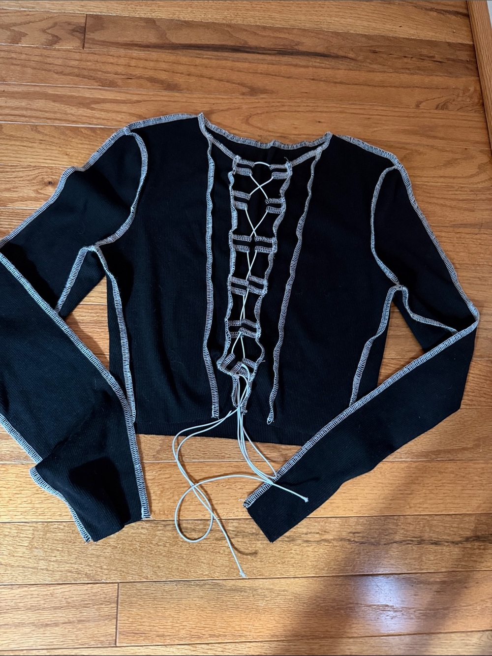 Black Lace-Up Contrast Stitch Long Sleeve Crop Top